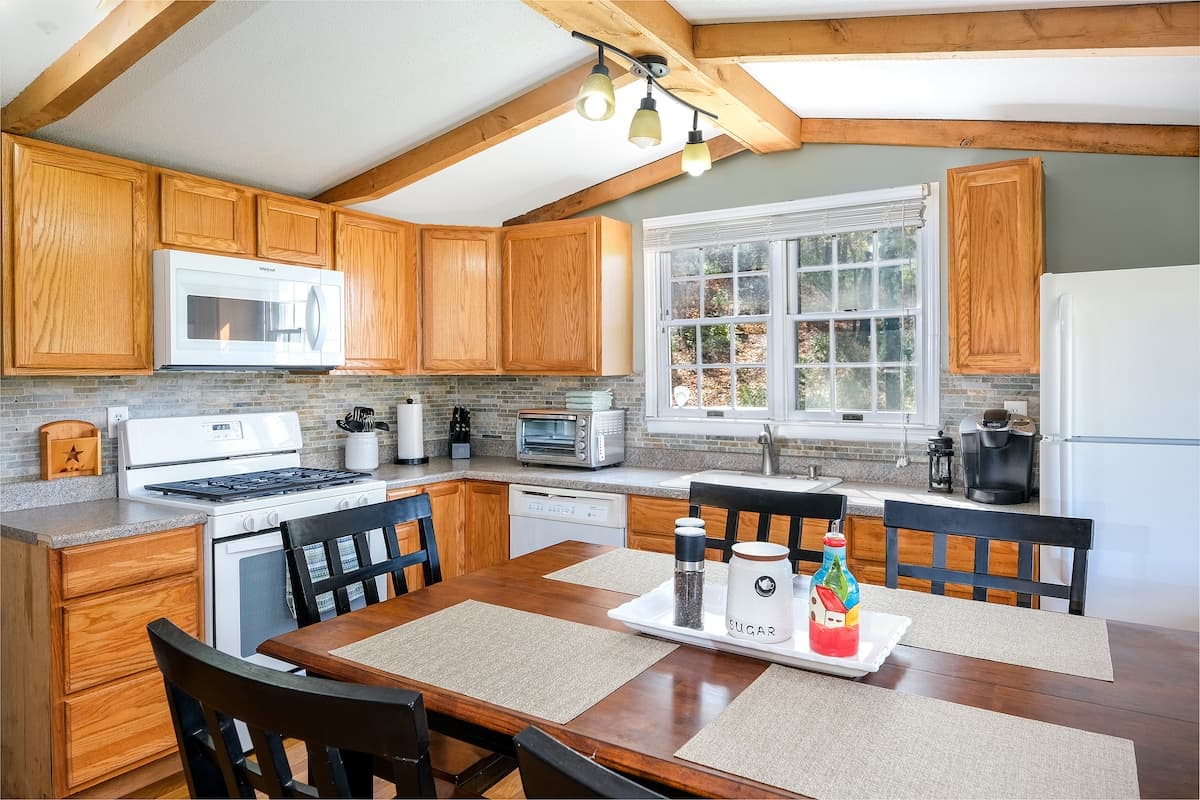 Private Home/Cabin, Mtn Views, Skiing, Pond, River gallery image 6